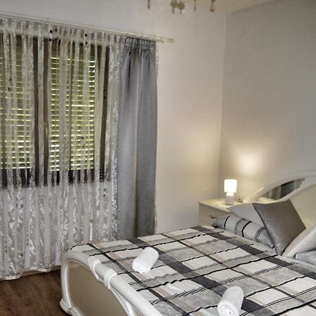 Apartment Nikolic Kaštela エクステリア 写真