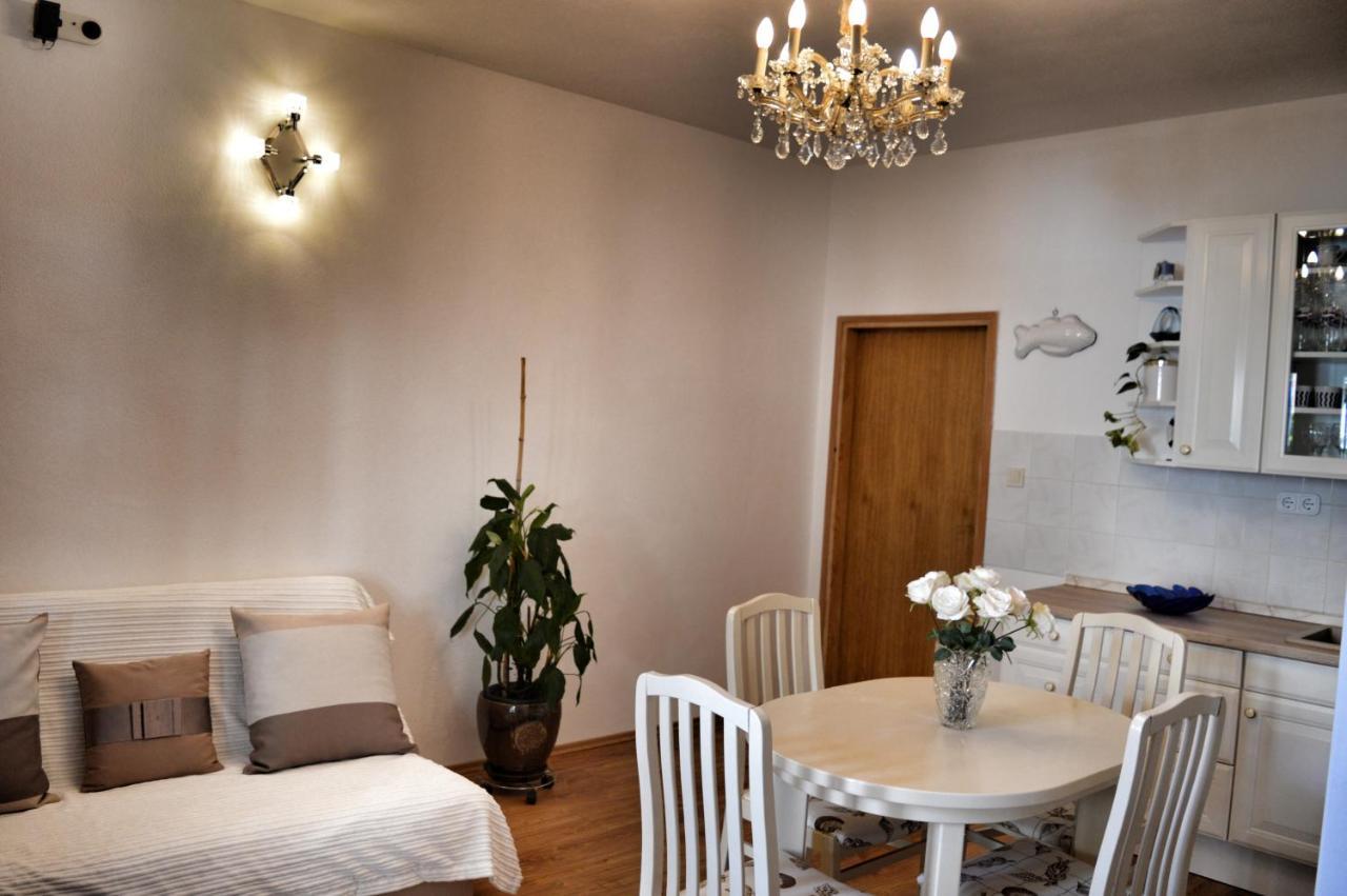 Apartment Nikolic Kaštela エクステリア 写真
