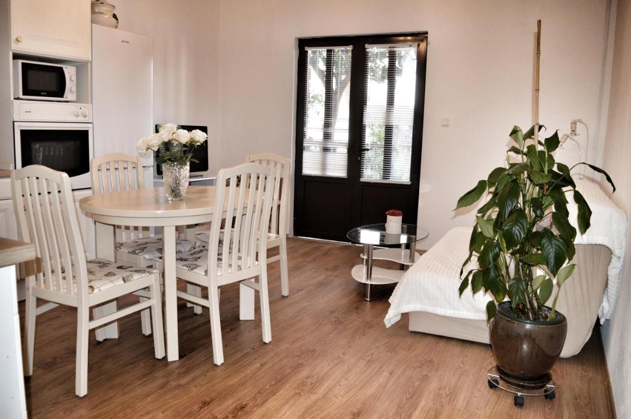Apartment Nikolic Kaštela エクステリア 写真