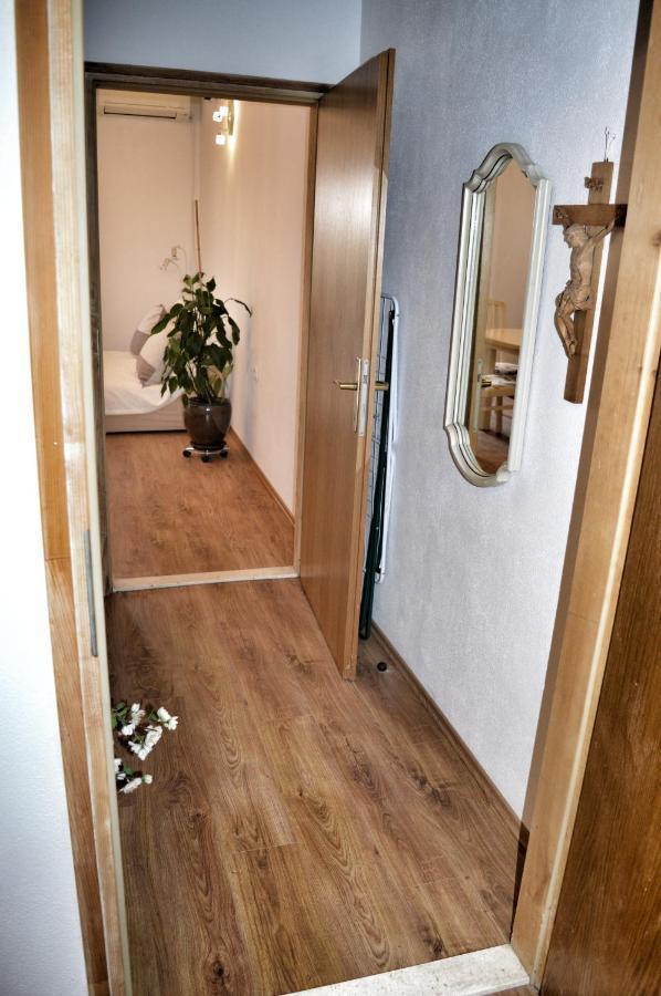 Apartment Nikolic Kaštela エクステリア 写真