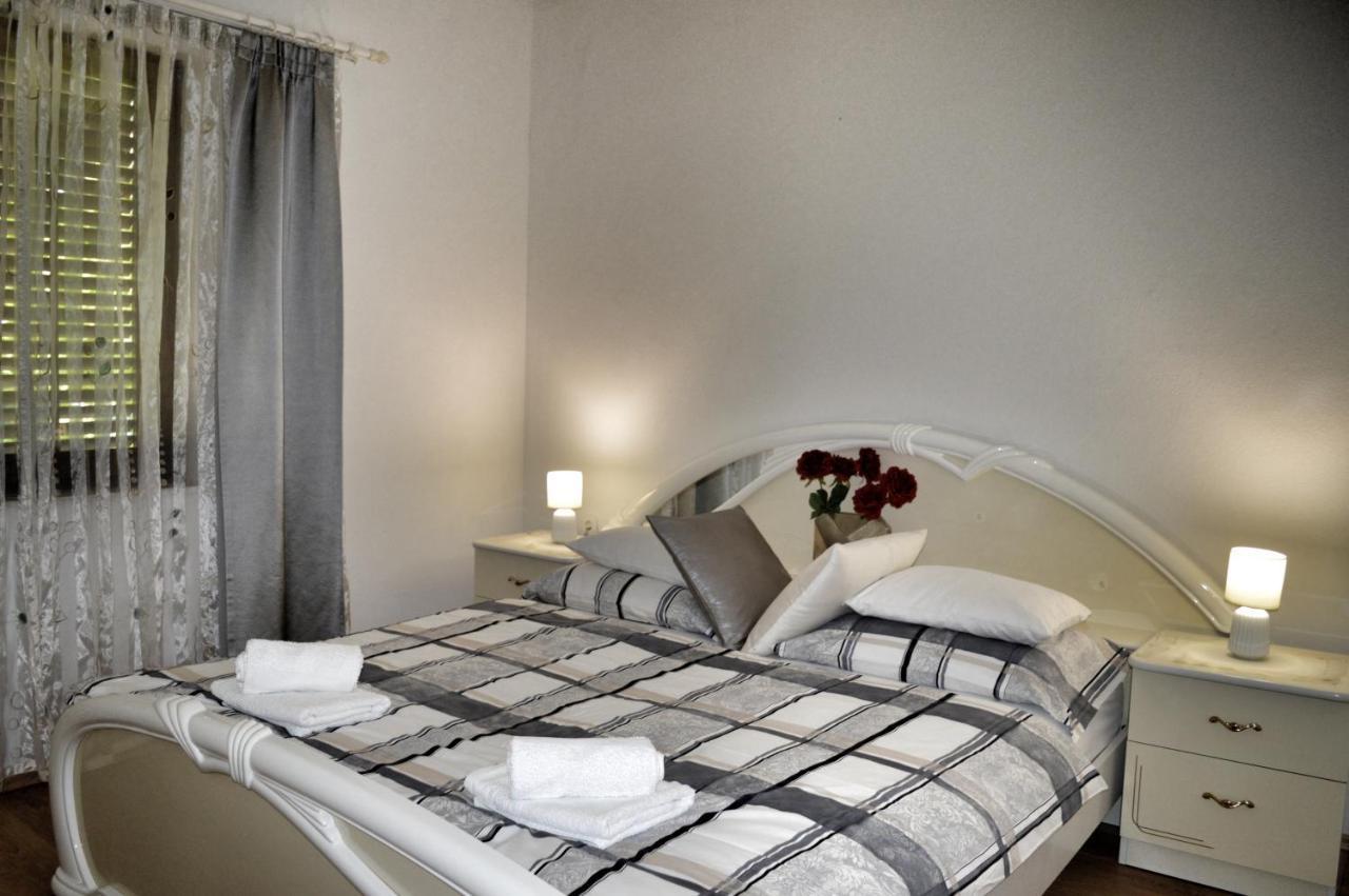 Apartment Nikolic Kaštela エクステリア 写真