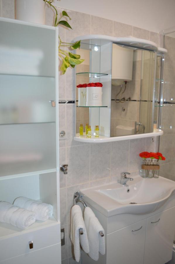 Apartment Nikolic Kaštela エクステリア 写真