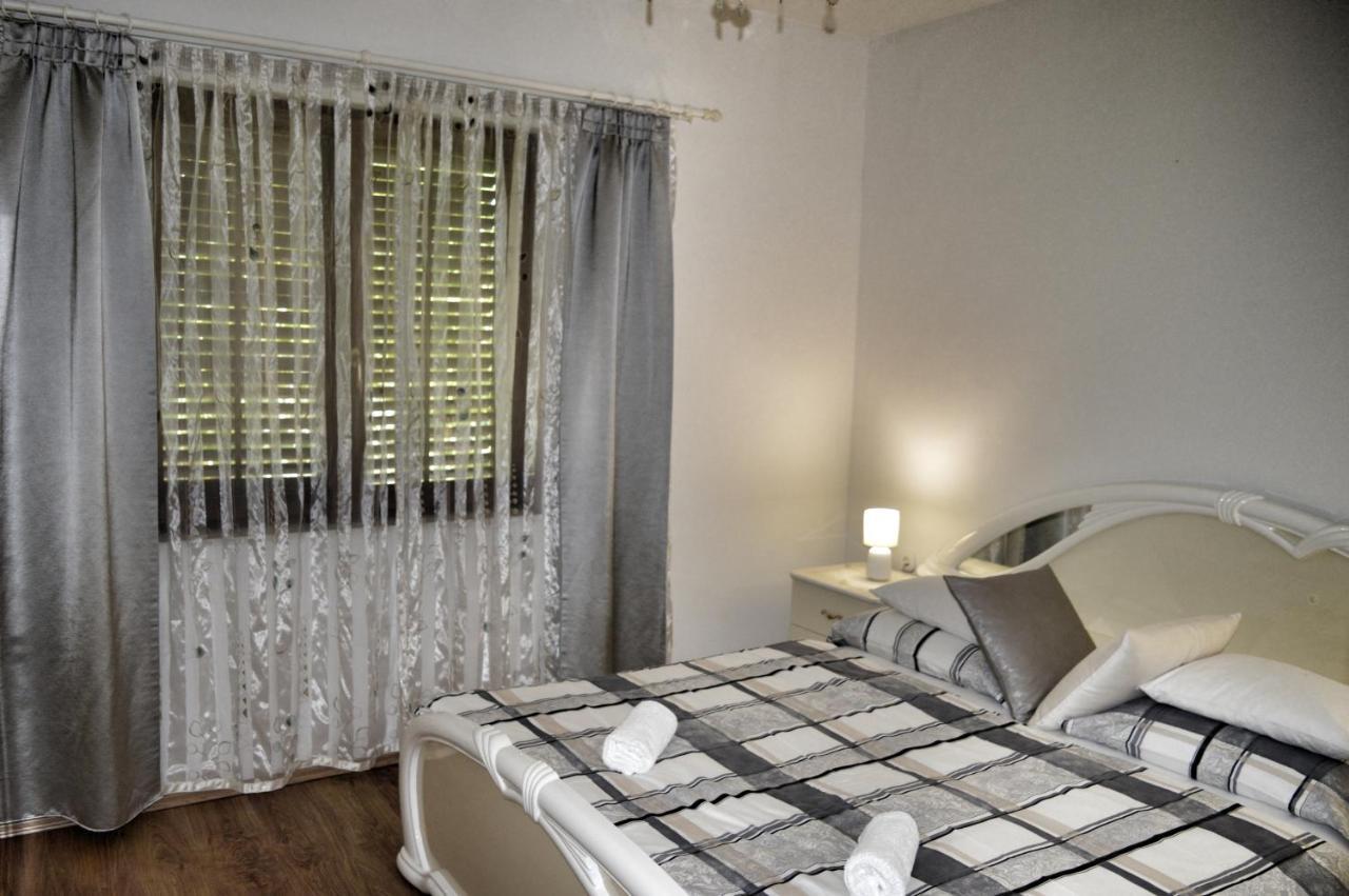 Apartment Nikolic Kaštela エクステリア 写真