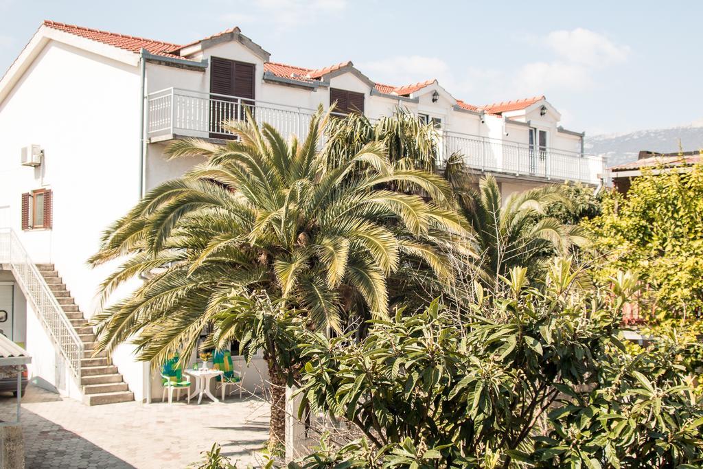 Apartment Nikolic Kaštela エクステリア 写真