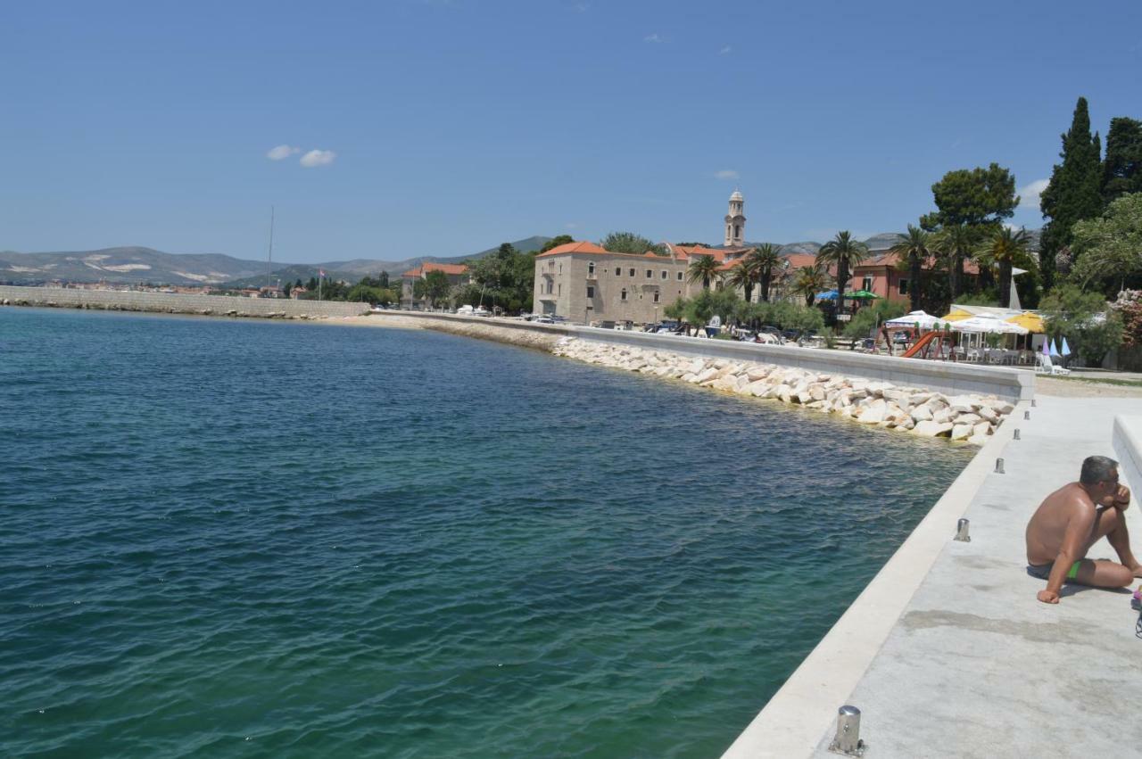 Apartment Nikolic Kaštela エクステリア 写真