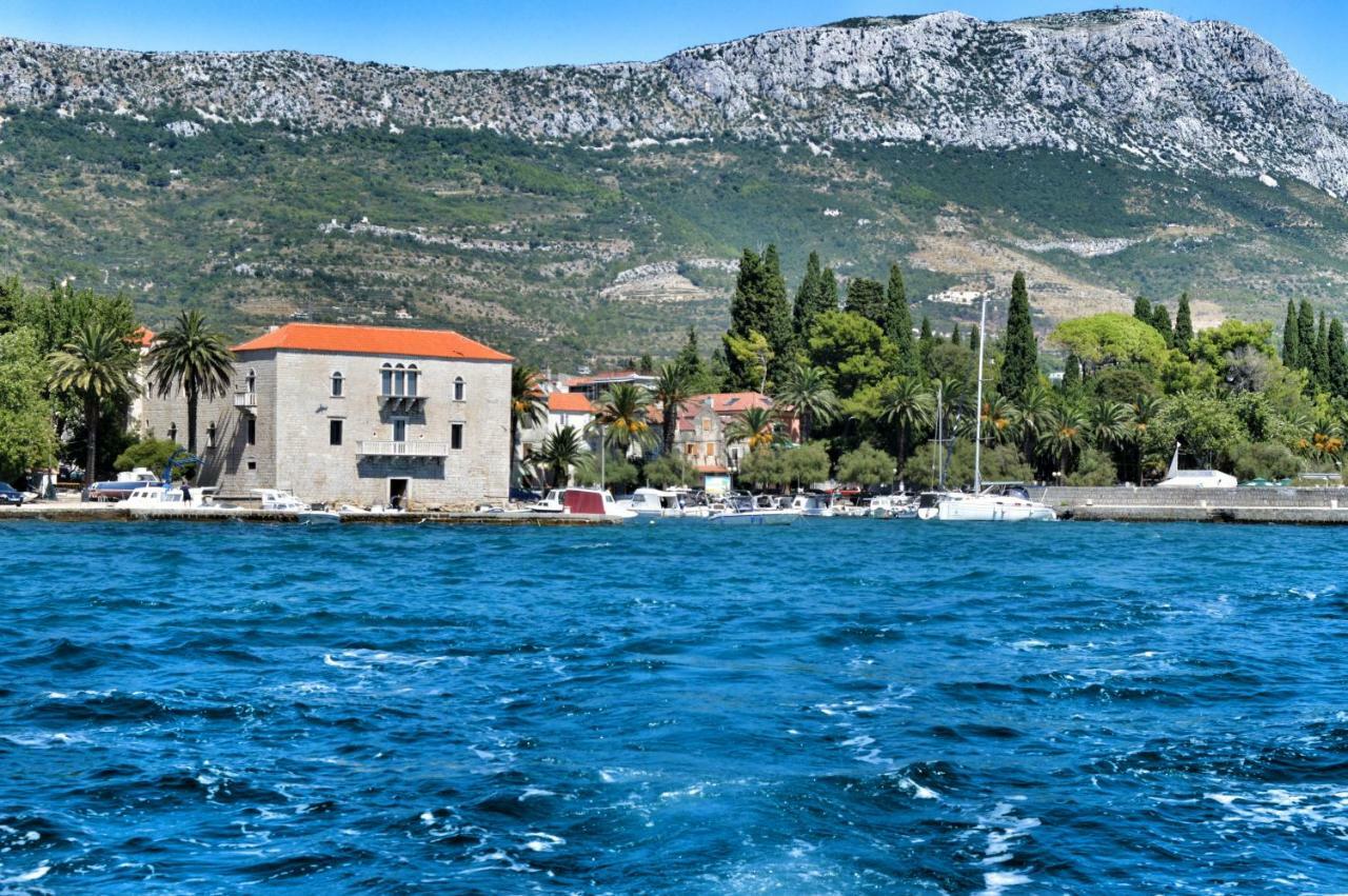 Apartment Nikolic Kaštela エクステリア 写真